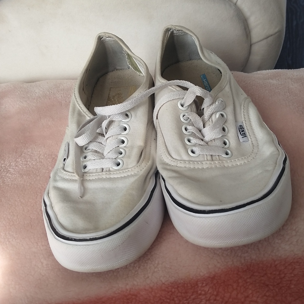 Womans air vans 8 1/2
